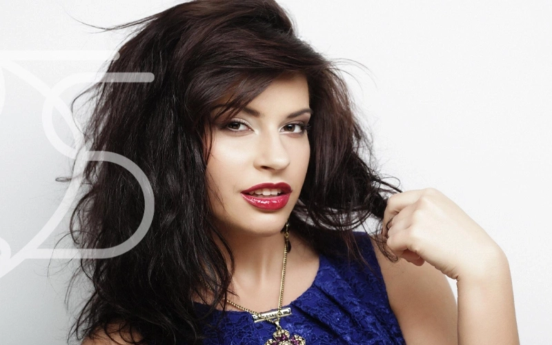 رنگ موی تیره بدون دکلره