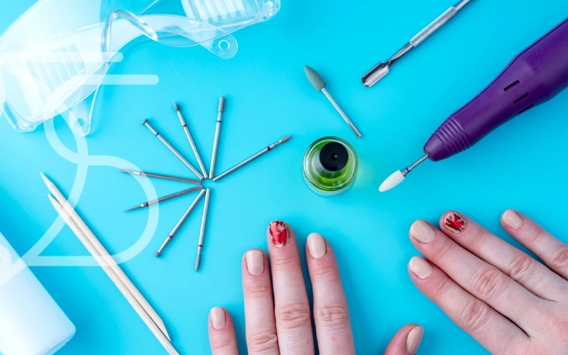 فرم دهی ناخن