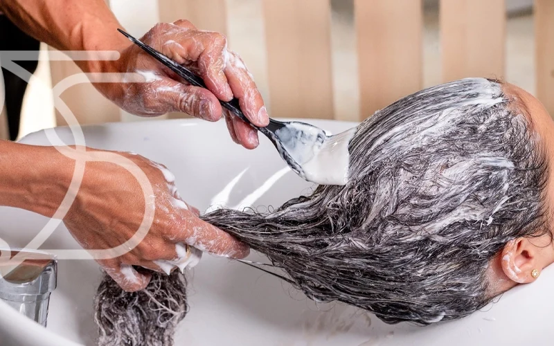 پاک کردن رنگ مو از دست